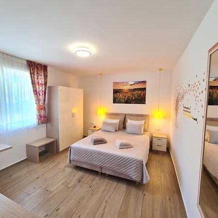 Coloured Rooms Split Ngoại thất bức ảnh